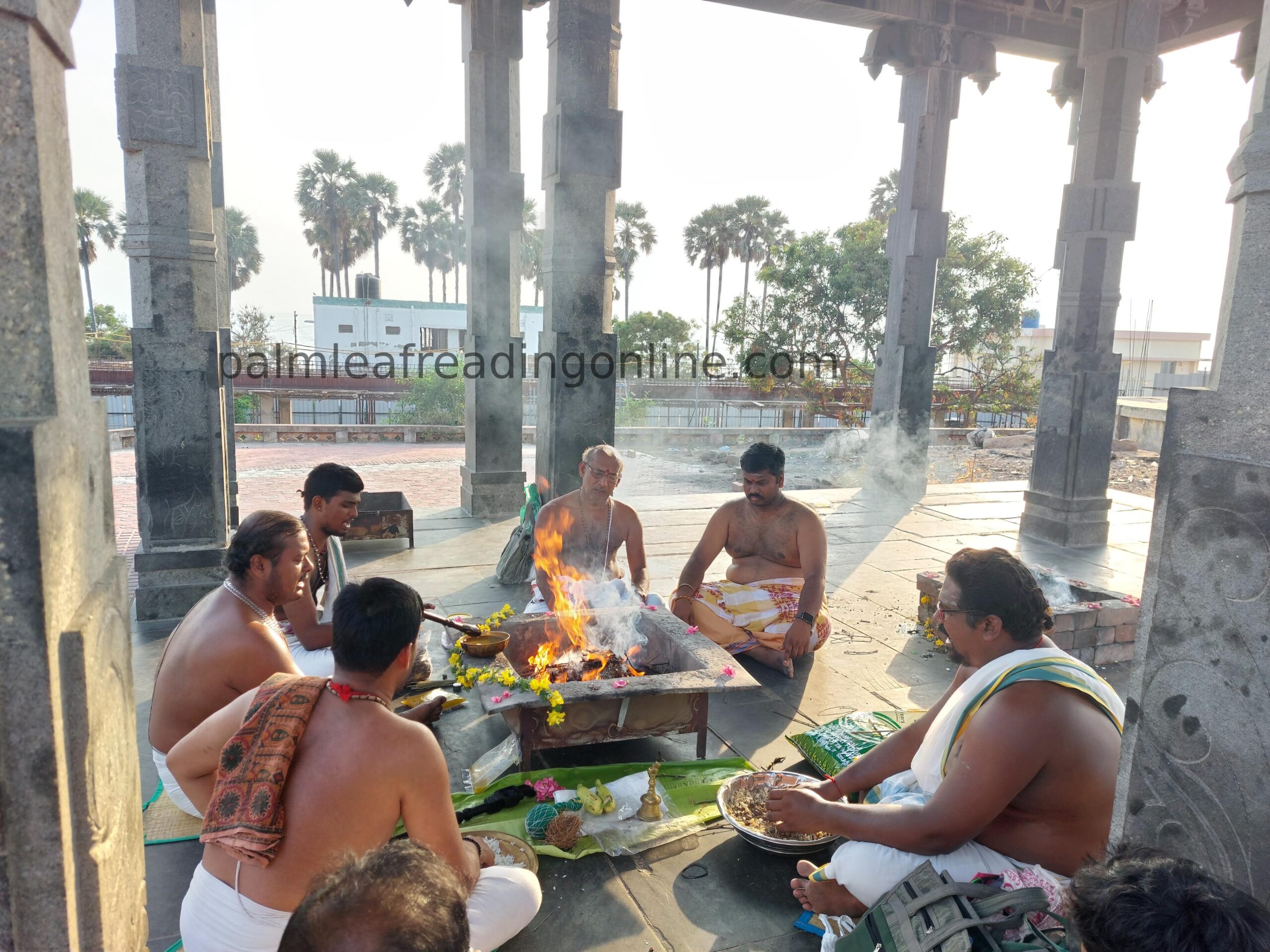 Guruji Velmurugan & Palm leaf Reading Online